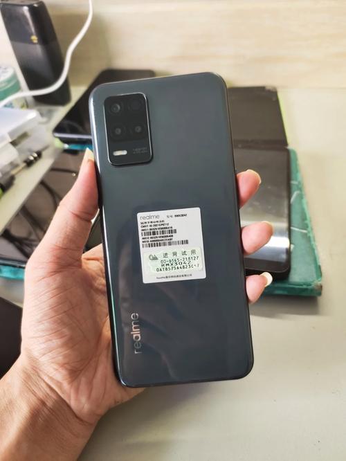 当潮不让,realme真我再添新品Q3系列999起