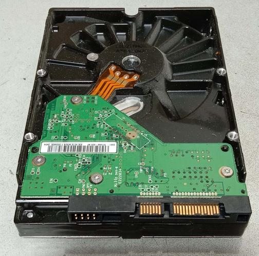 戴尔成就3910哪个是硬盘