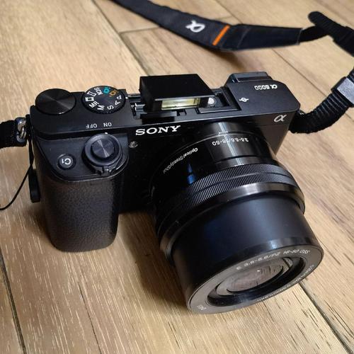 索尼现在比较高端的单反相机是哪款?