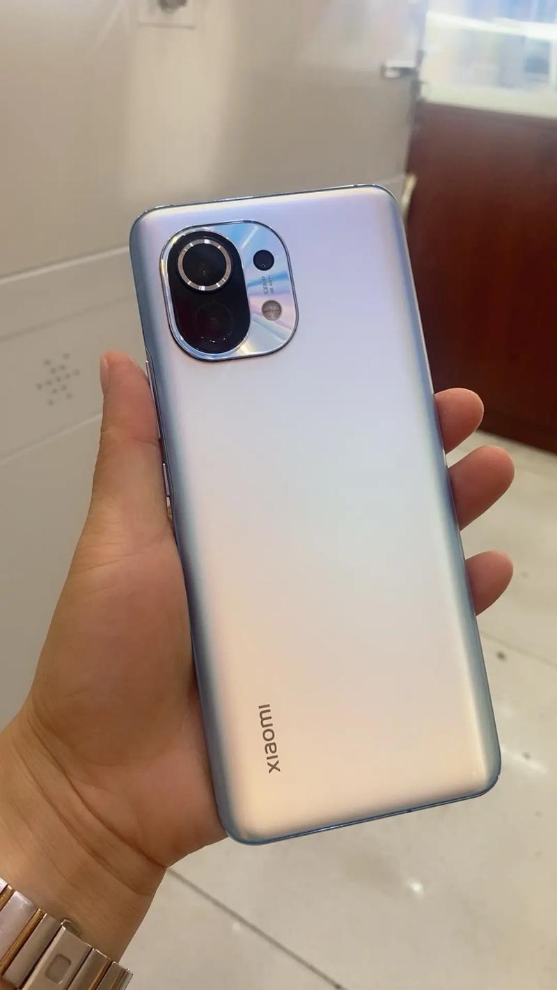 预算1800想买一台5G手机,有什么推荐?