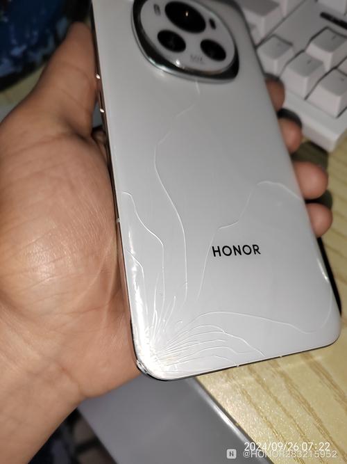 华为荣耀6X后盖怎么打开?