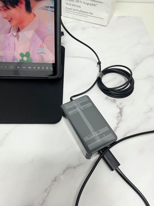 平板电脑与手机充电器通用吗