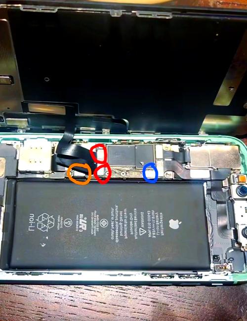 苹果11和13哪个屏幕大