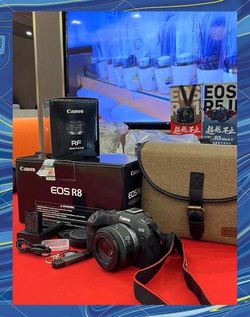 ...但是不知道现在佳能好,还是索尼好,我想要最新款的。