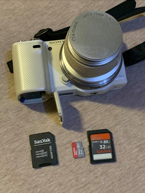 你好,我是一个菜鸟,请问尼康系的哪一款性价比比较高?多谢