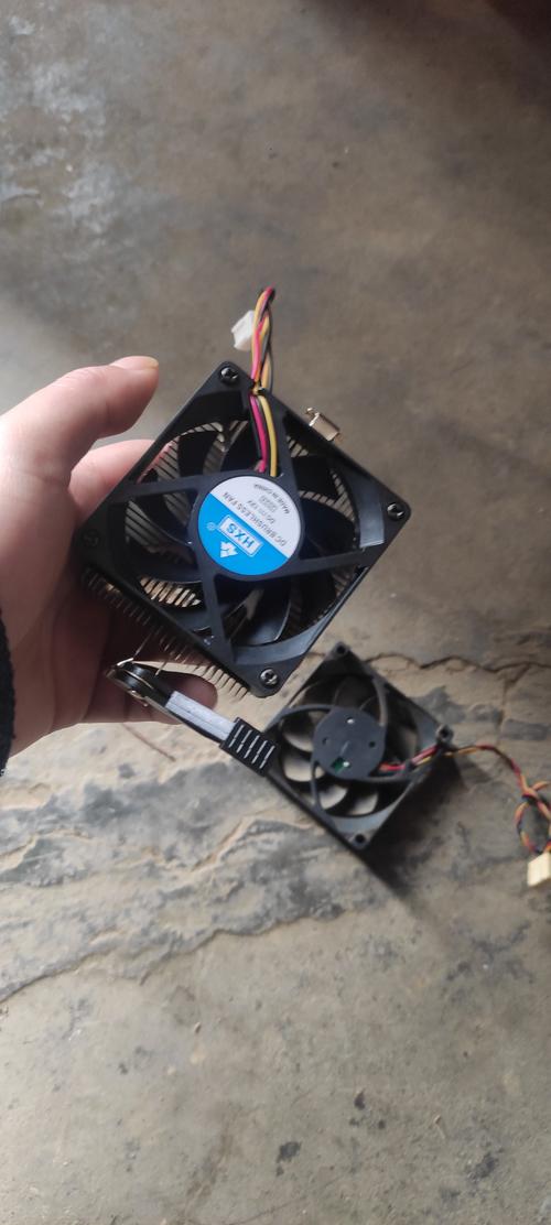 怎样拆amd原装风扇线