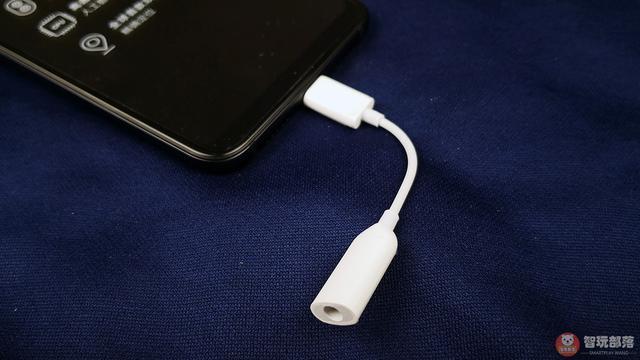 小米8的耳机孔在哪