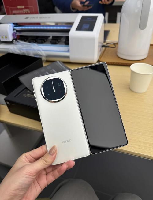 你好我问一下我刚买的华为5x手机充满电玩十多分钟就掉了20%电费电好...