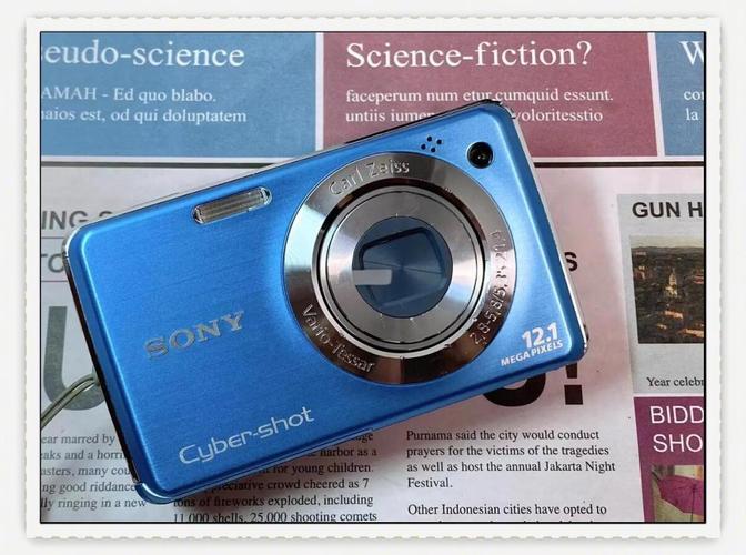 一般女孩买索尼w220买什么颜色的多