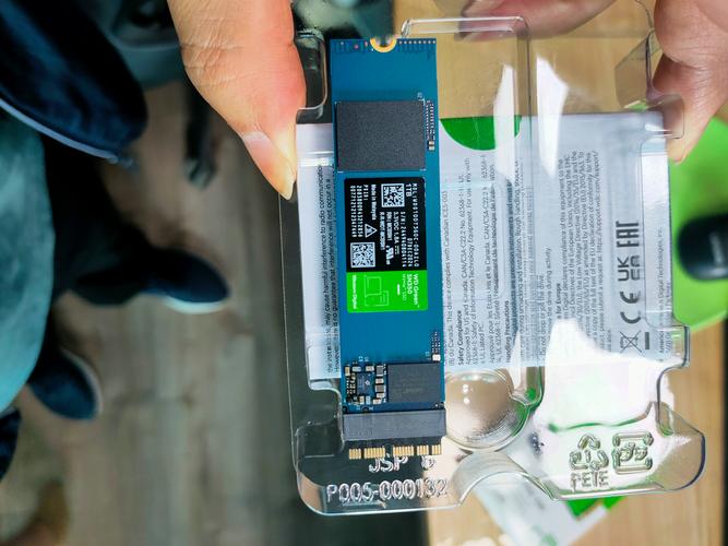 笔记本固态硬盘和机械硬盘有什么区别?电脑里有1T的机械硬盘为什么还有...