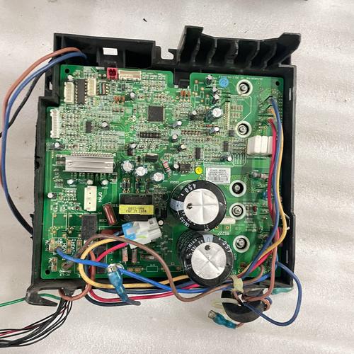 更换美的空调主板的费用是多少?