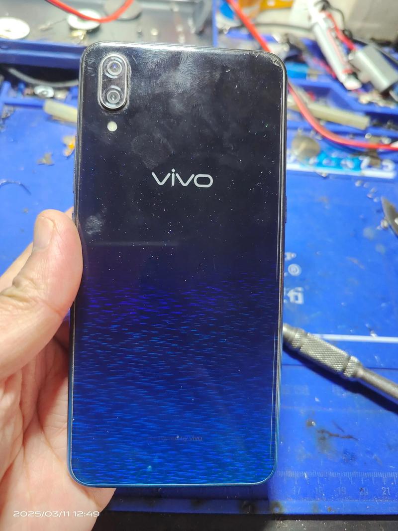 vivox23手机电池怎么换