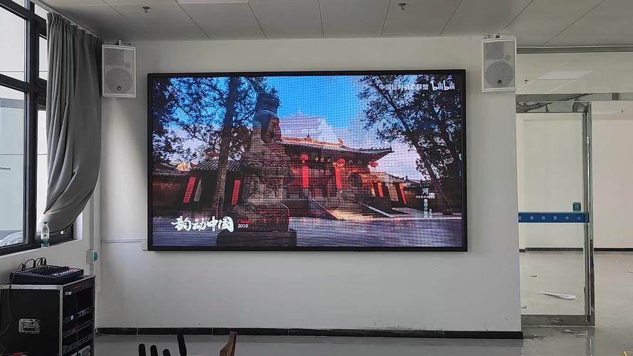 全彩led显示屏各种类型以及LED显示屏的作用和优势