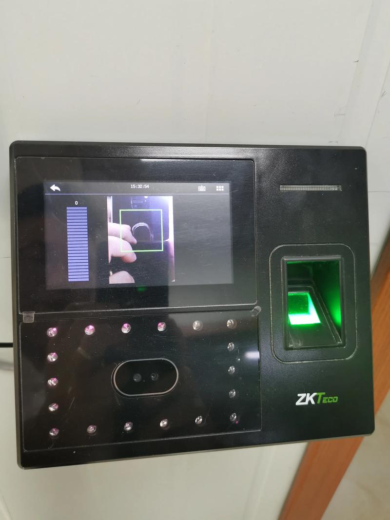 考勤机能改打卡记录吗?