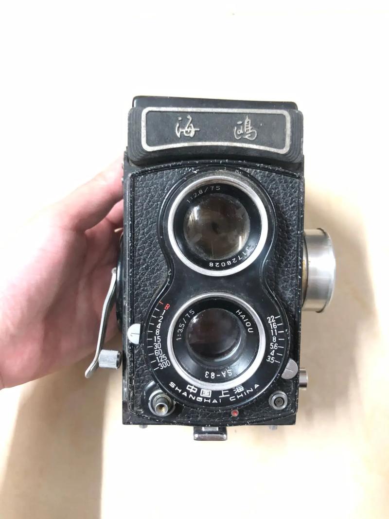 80十年代红梅黑白照相机有收藏价值吗?到现在值多少钱呢?