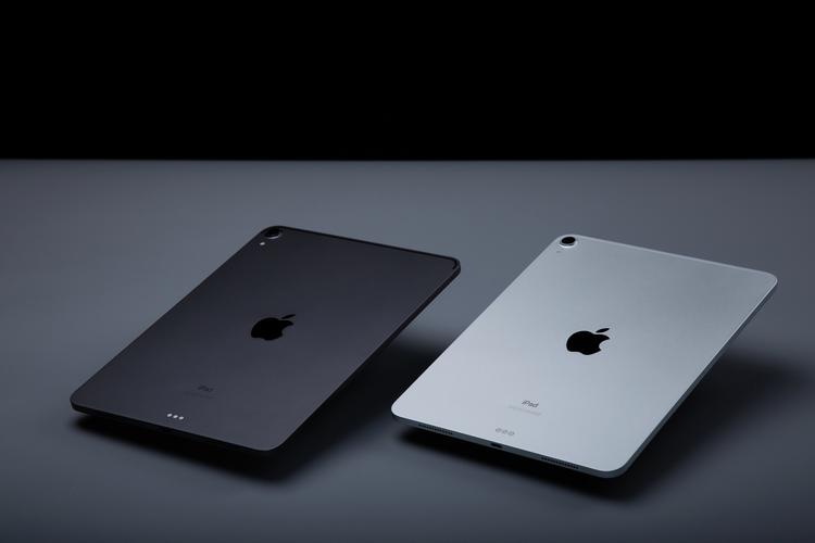 ipad2018用的笔是一代还是二代