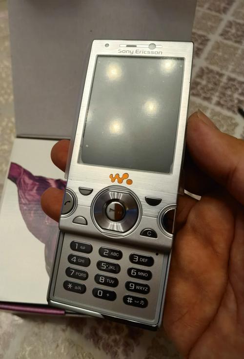 索尼爱立信w995外观与配置