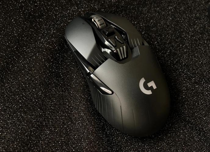 一般人我不告诉他!罗技宝藏鼠标