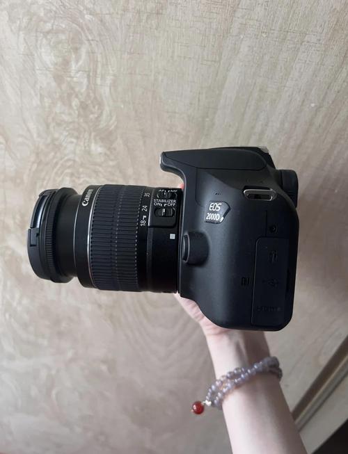 我手里有2000元,大家看看我买什么好佳能二手400D还是20D?