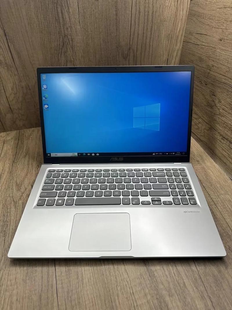 华硕笔记本顽石七代15[FL8850DA]的A面是是什么材质的?