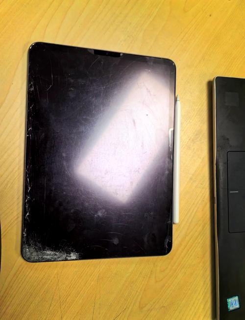 iPad内屏坏了修一下要多少钱?