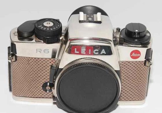 徕卡相机编号4121037是否dlux5钛合金版?