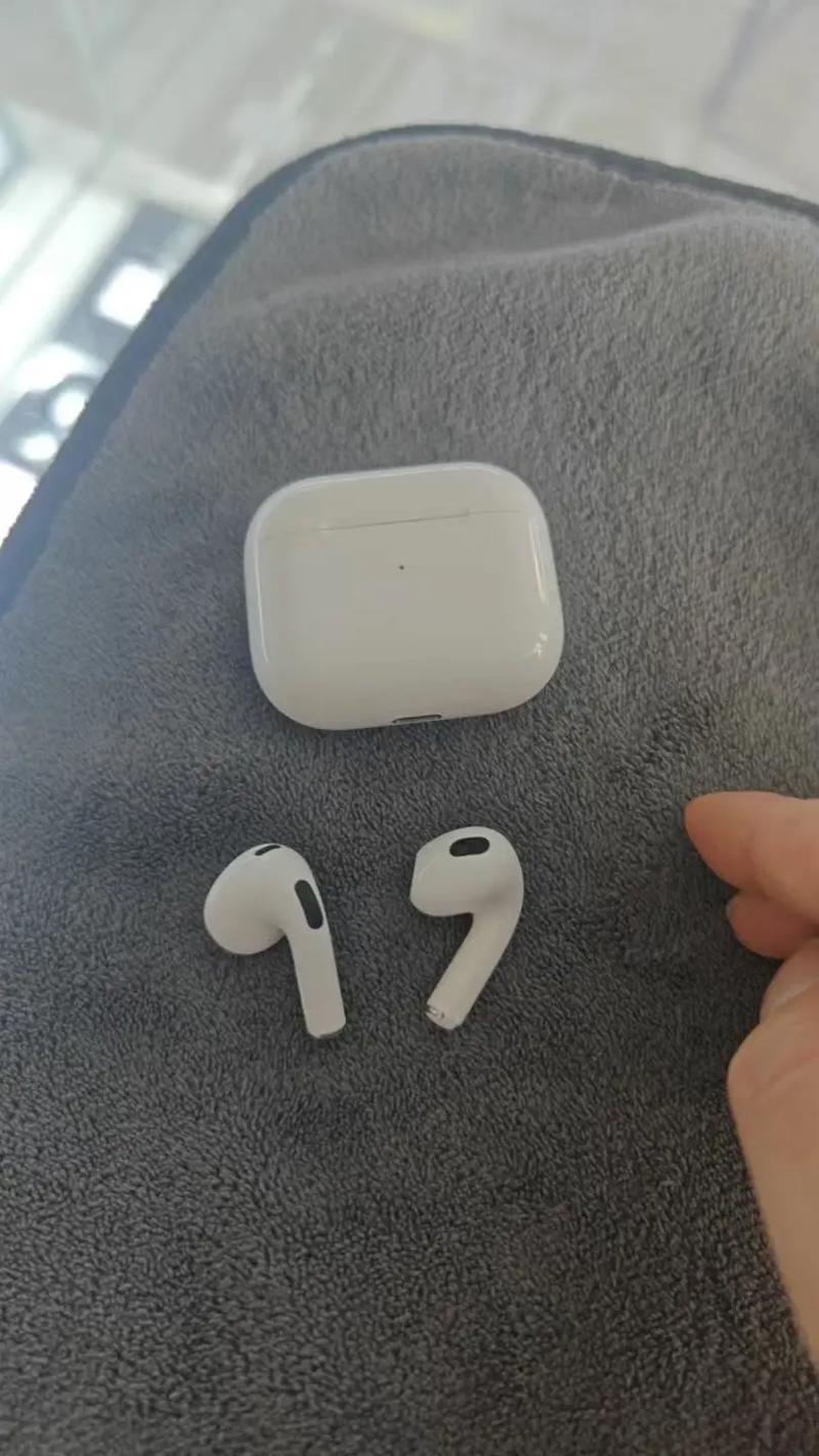 苹果蓝牙耳机最新款是几代