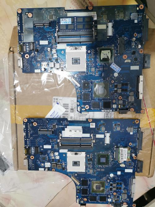 联想Z500笔记本拆机困难重重是吗?