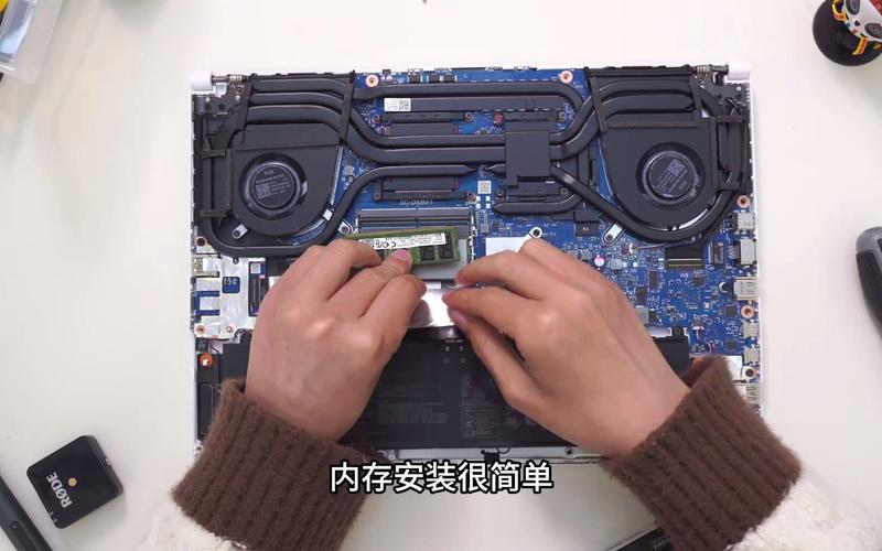 电脑是华硕A56C,自带1600的2G内存,加了一个1333的2G内存,总共4G内存...