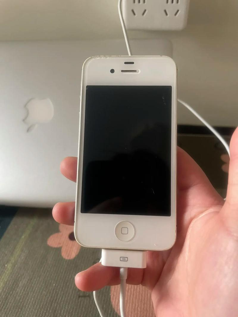 苹果中国调整iPhone以旧换新费用,iPhone4s最该仅300元