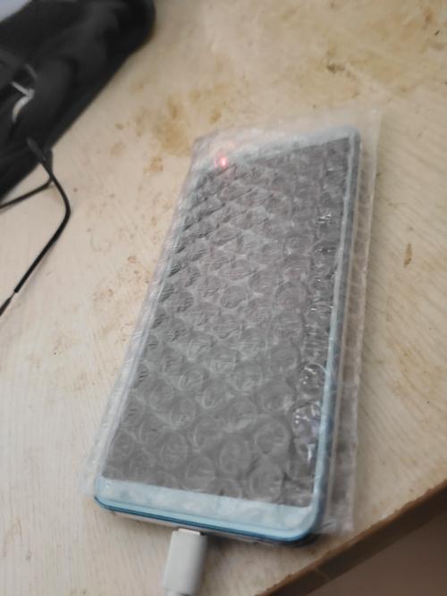 三星a6s更换屏幕总成需要用胶吗?