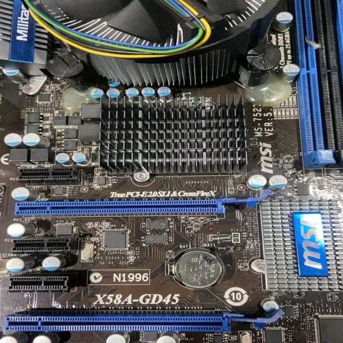 x58主板用至强x5675和i7920那个好?