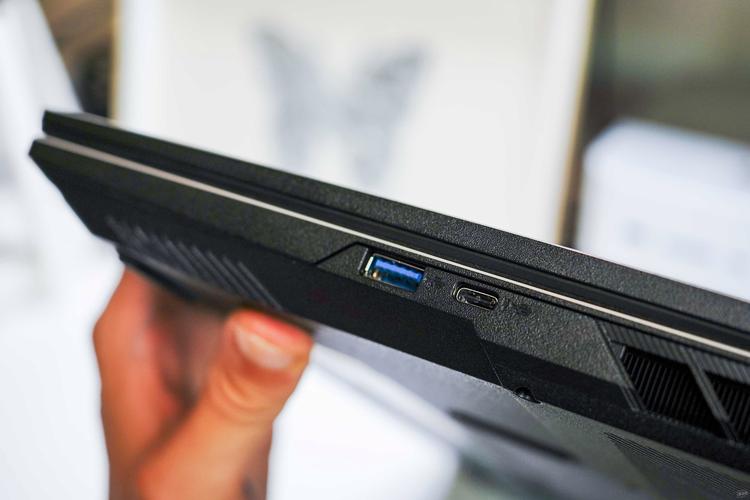 笔记本三个usb接口一个不能用了