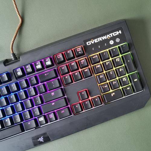 罗技机械键盘K845发布;雷蛇推出黑寡妇蜘蛛V3键盘