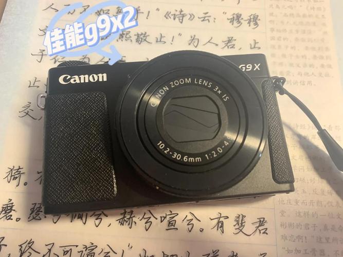 佳能G7XMarkII的屏幕可以翻转吗?希望详细说说。