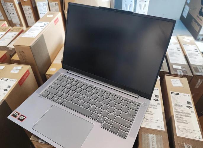 什么电脑适合大学生用