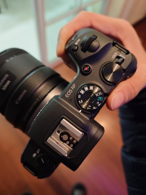 全画幅微单相机哪个最值得买?-佳能EOSRP