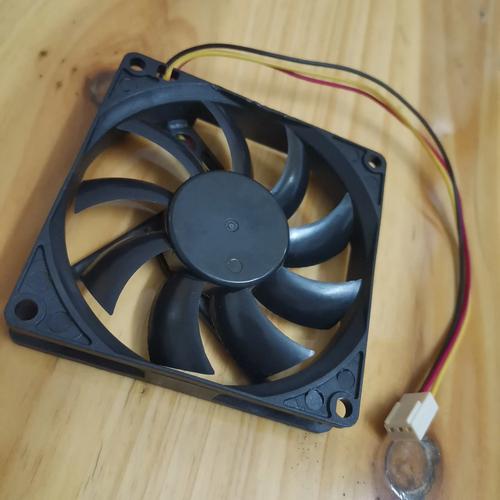 为啥我的电脑没有干啥风扇一直响?