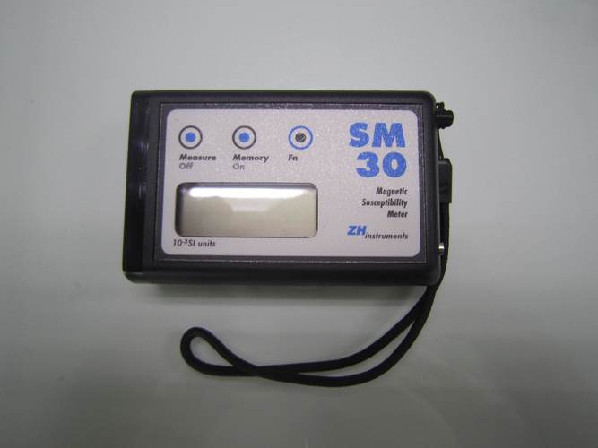 三星顶级电脑屏幕三星笔记本电脑的整个屏幕坏了换个屏要多少钱