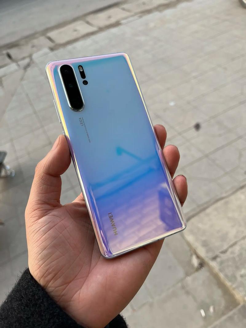 实体店买的,华为P30pro,8+256g,全新的才3300元,会不会是假的翻新机...