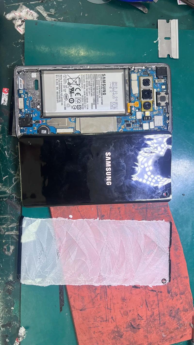 现在三星s6曲屏多少钱?s7曲屏呢?实体店的费用