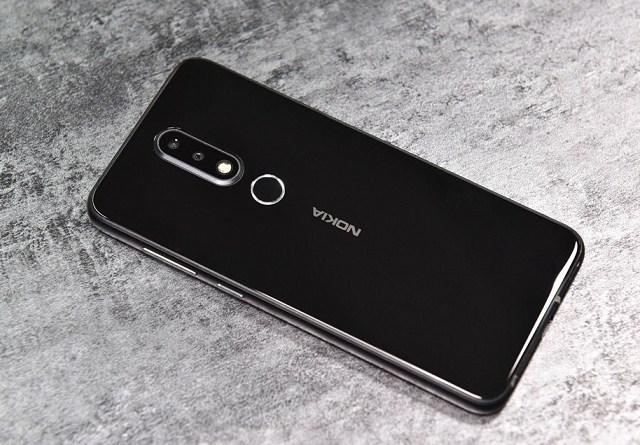 诺基亚X6的屏幕是多少英寸的