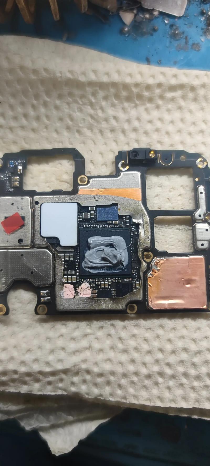 小米114千多买的用两年多手机主板就烧坏了正常吗