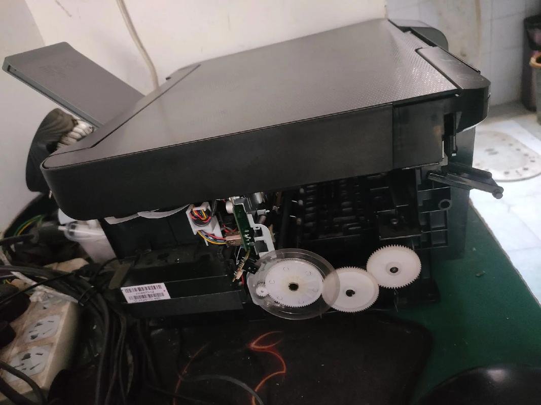 爱普生打印机打印出黑色的怎么办?