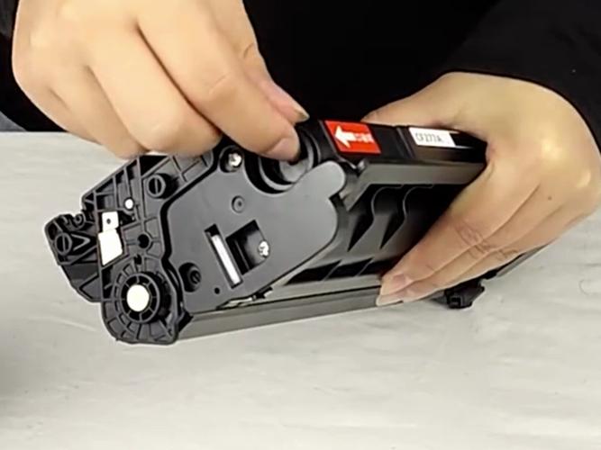 惠普3800彩色打印机,墨盒加粉后为什么打印出来的东西颜色特别浅,墨盒也...