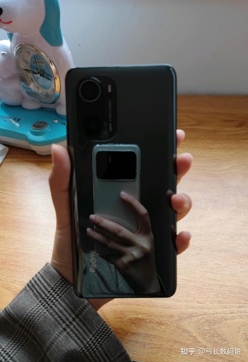 红米K40屏幕真的伤眼吗?