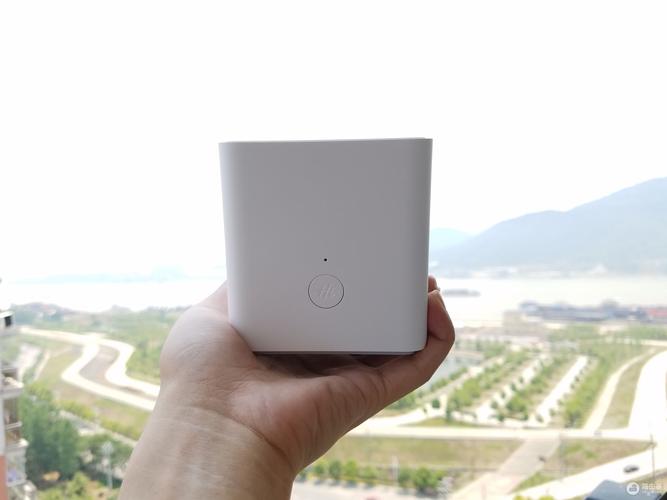 荣耀路由器x1和h1哪个好