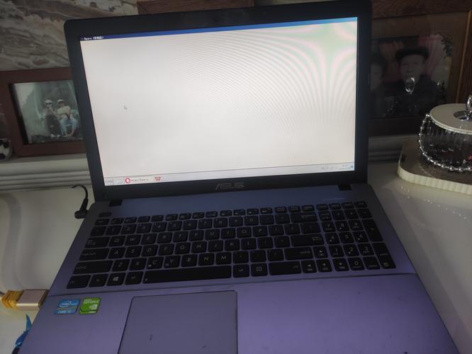 华硕X550VC和华硕A550V是一个机子吗?