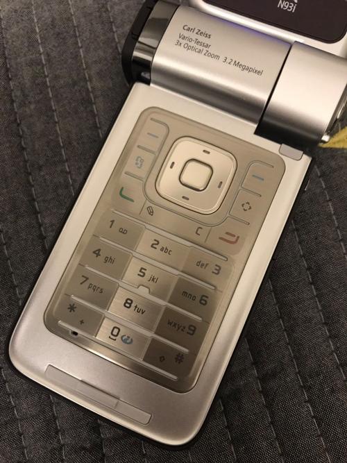 请问现在在淘宝上花400左右买了一款说是库存尾货的原装机诺基亚...