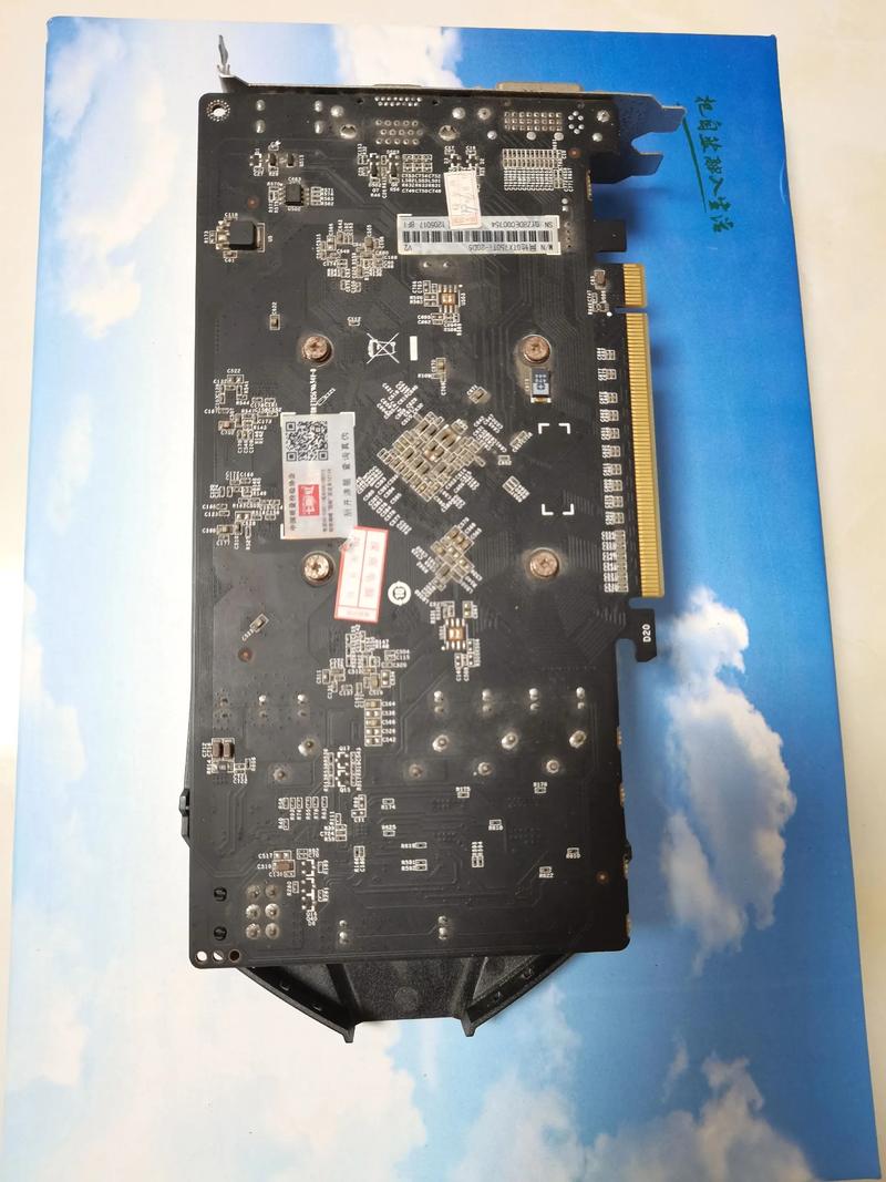 七彩虹战斧GTX750Ti『2』GD5与七彩虹网驰GTX750『1』GD5哪个好